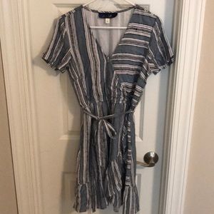 NWOT Franchesca’s faux wrap dress
